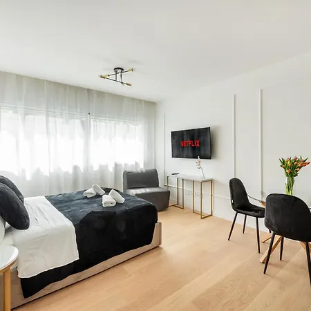 Black Colosseo Guest house *
