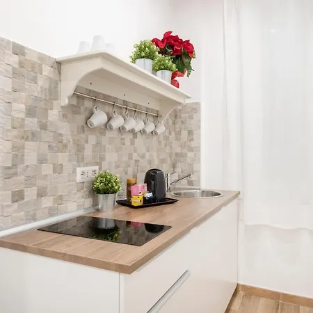 Black Colosseo Guest house