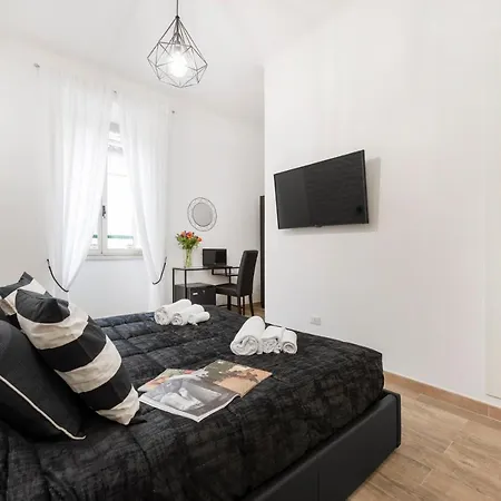 Black Colosseo Guest house
