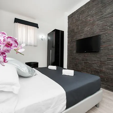 Guest house Black Colosseo 4*