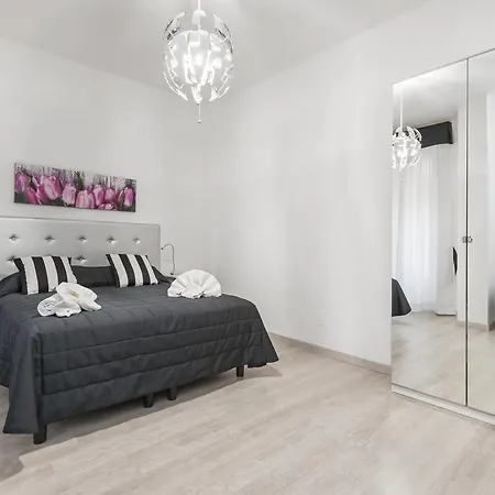 Konukevi Black Colosseo 4*