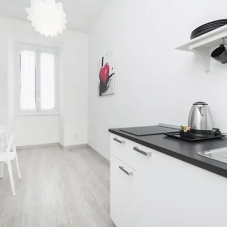 Black Colosseo Konukevi Roma