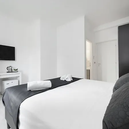 Black Colosseo 4* Rome