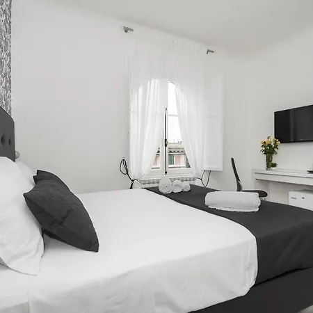 Black Colosseo Konukevi 4*