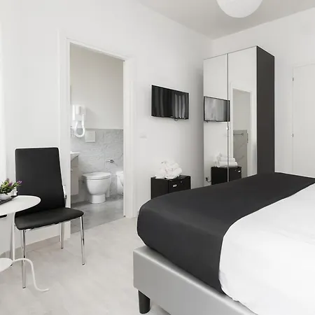 Konukevi Black Colosseo Roma