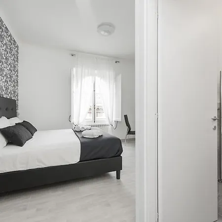 Black Colosseo 4* Roma