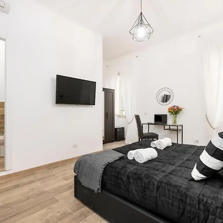 Konukevi Black Colosseo